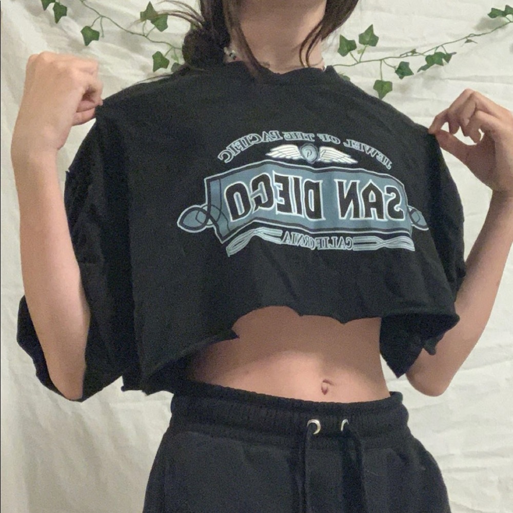 cropped t-shirt